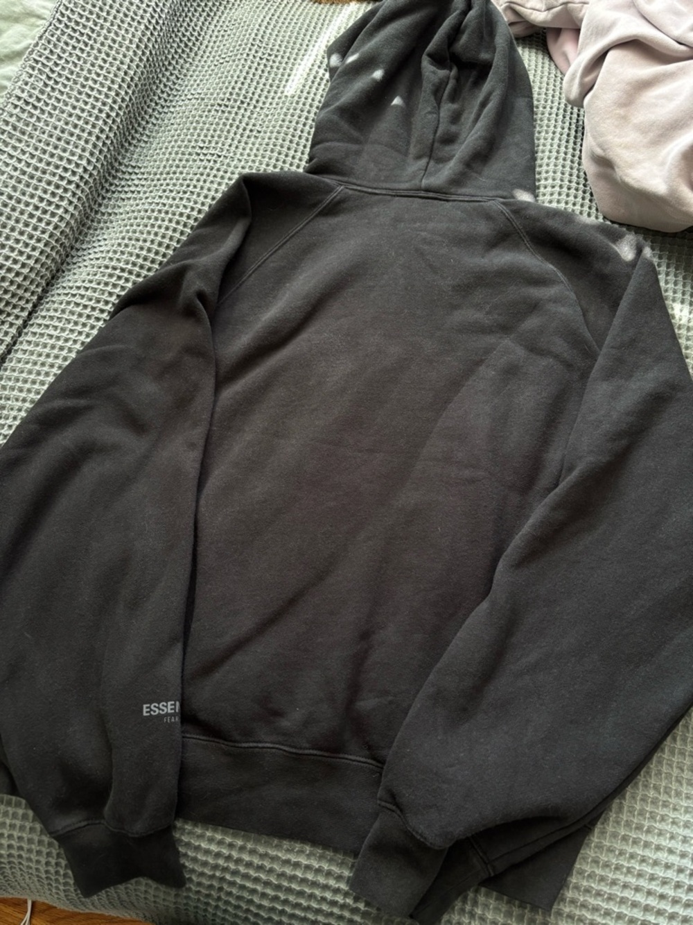 ESSENTIALS Fear of God Black Hoodie - Picture 2 of 5